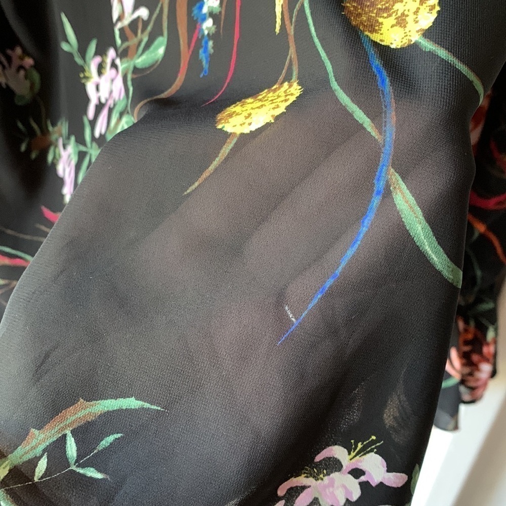 Floral Ruffle Blouse - Black - Picture 11 of 11